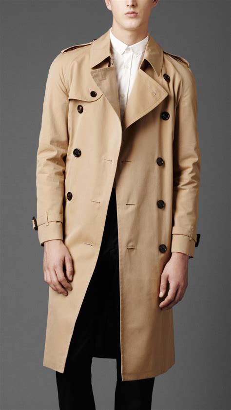 burberry raglan|The Burberry Trench Coat .